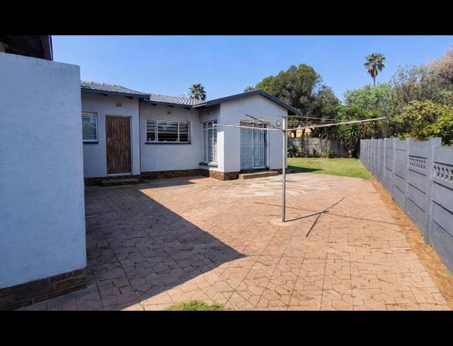 3 BEDROOM HOUSE FOR SALE IN BRACKENHURST